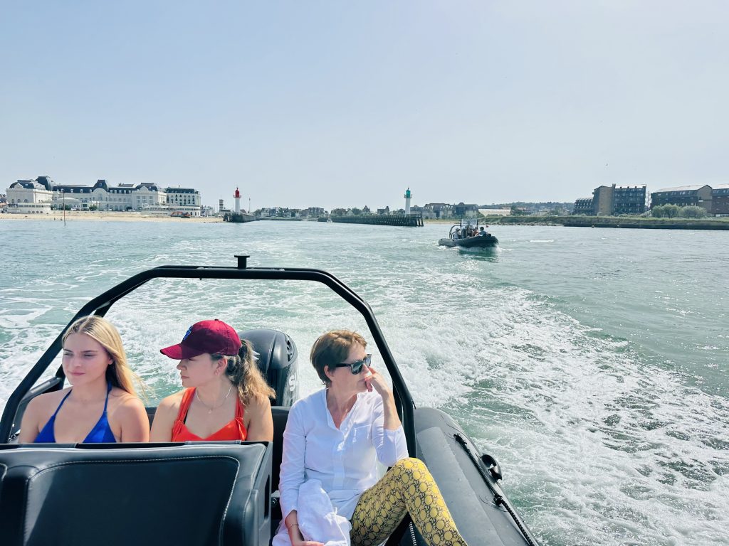 jet-ski-deauville-bateau-bouee-tractee-loisirs-calvados-normandie