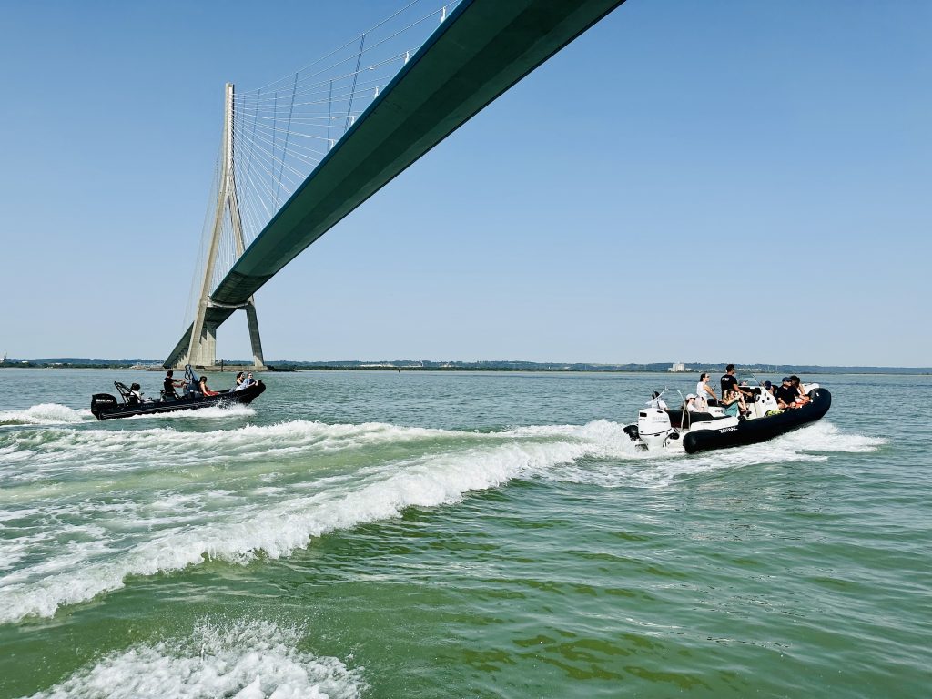 jet-ski-deauville-bateau-bouee-tractee-loisirs-calvados-normandie