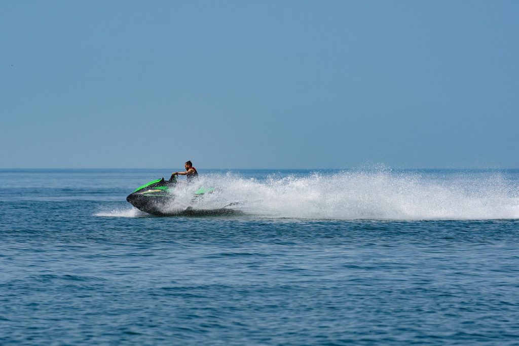 jet-ski-deauville-bateau-bouee-tractee-loisirs-calvados-normandie